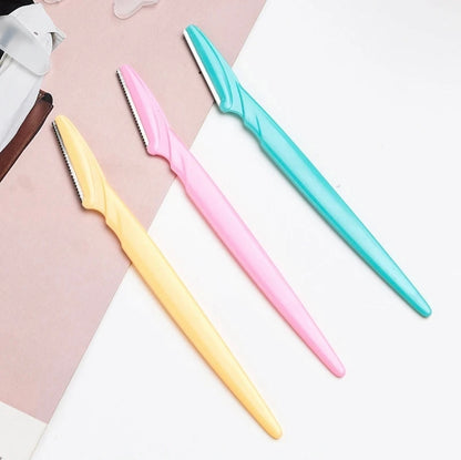 Eyebrow razor
