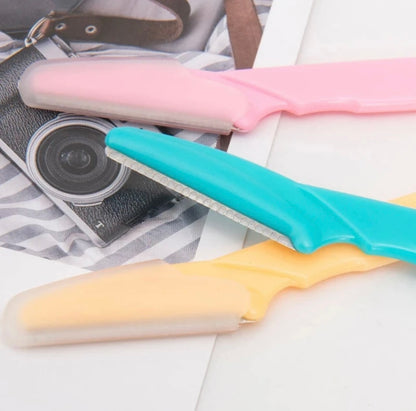Eyebrow razor